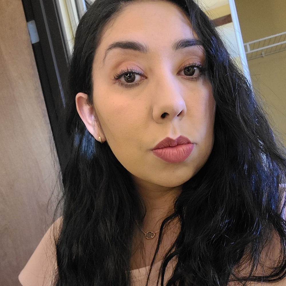 Meet your Posher, Angie